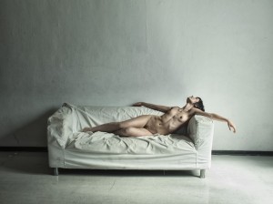 A NUDO                      